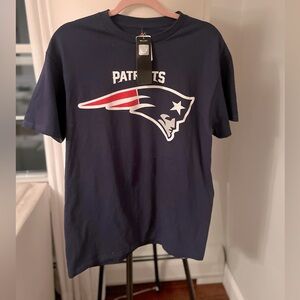 Men’s NFL Patriots Football TShirt. Size Large. NWT.
